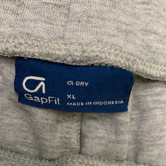 Boys XL shorts By Gap - Picture 2 of 3